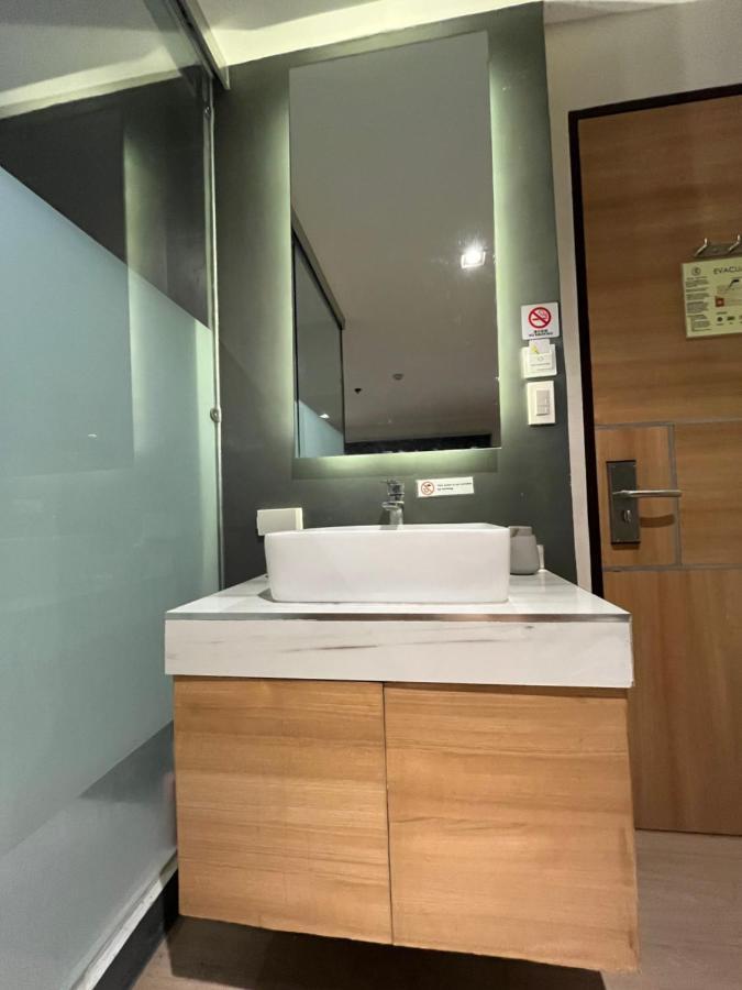 The Upperroom @ Real Suites Bacolod Exterior foto