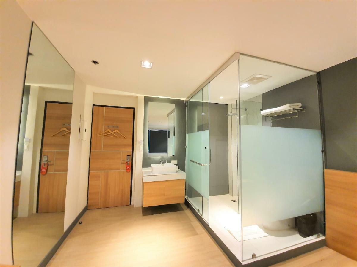 The Upperroom @ Real Suites Bacolod Exterior foto