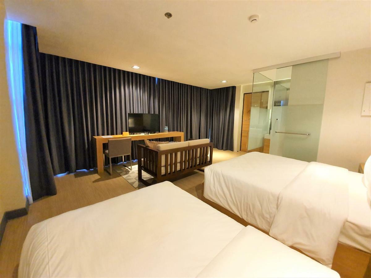 The Upperroom @ Real Suites Bacolod Exterior foto