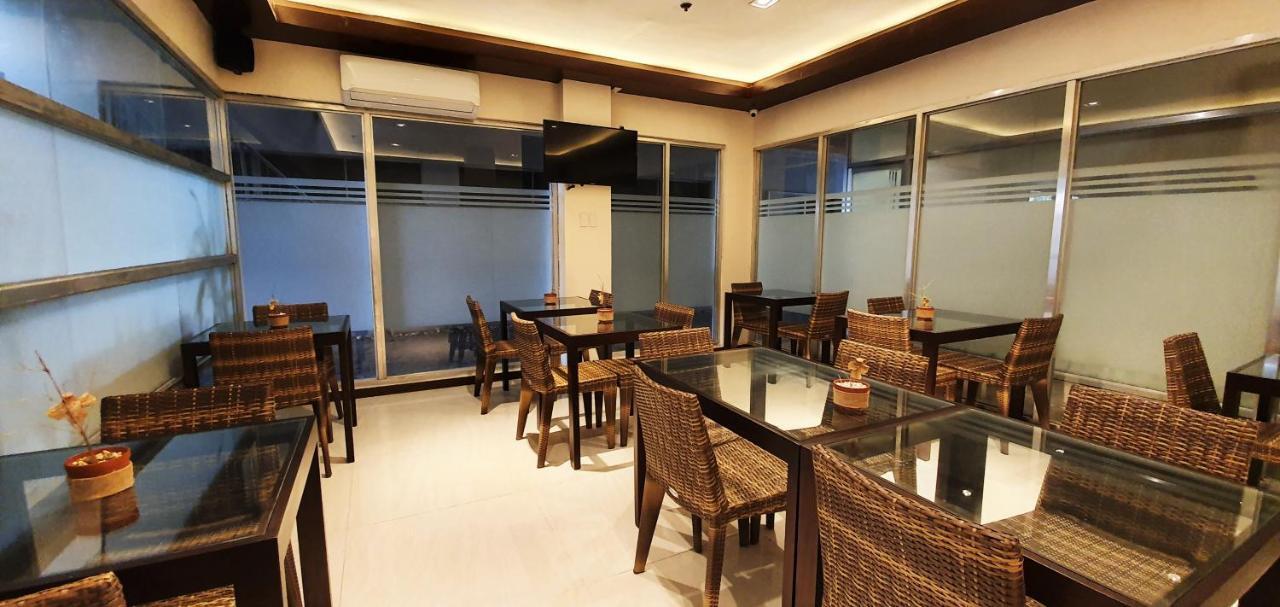 The Upperroom @ Real Suites Bacolod Exterior foto